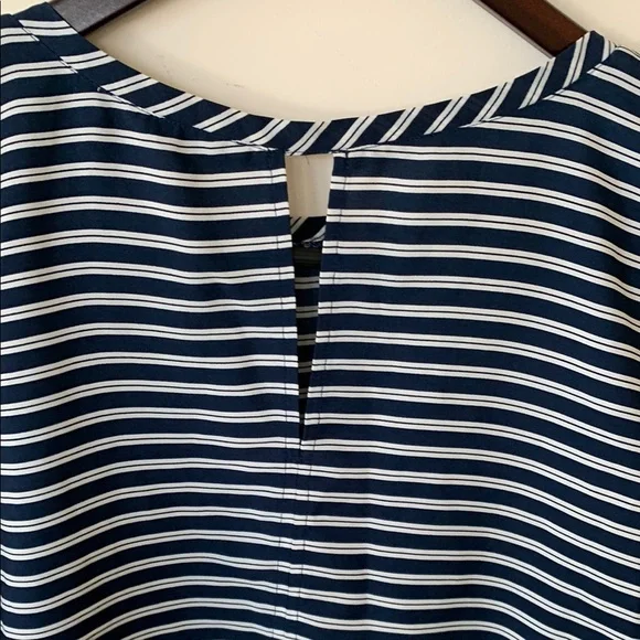Abercrombie & Fitch Blue and White Boxy  Blouse Women’s SZ M - Picture 5 of 10